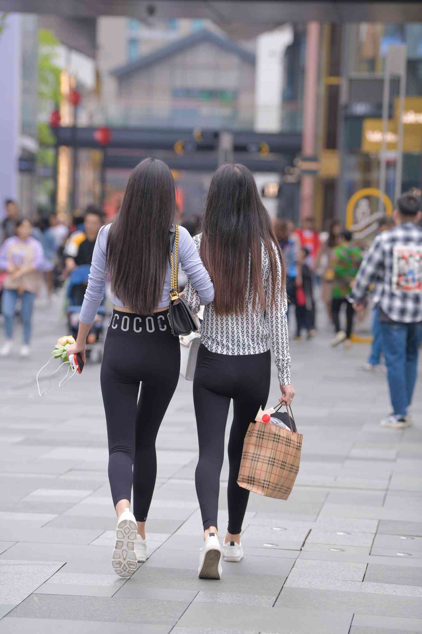 图片[4]-【免费】逛街的两个瑜伽裤姑娘【40P】04030-虎哥图库