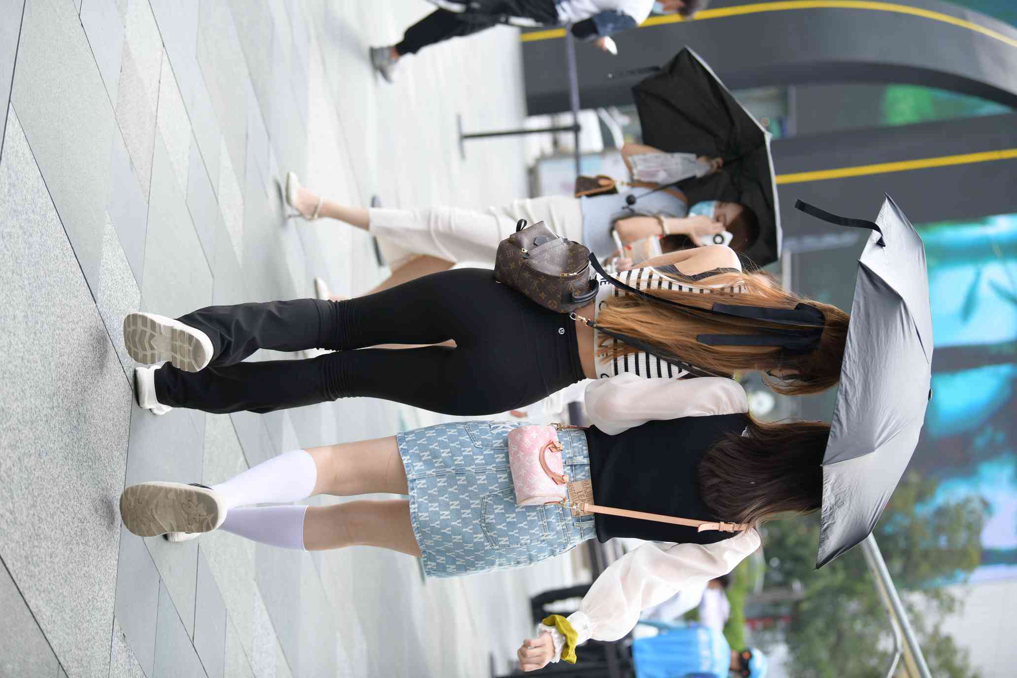 图片[3]-打伞的瑜伽裤姑娘【93P】04032-虎哥图库