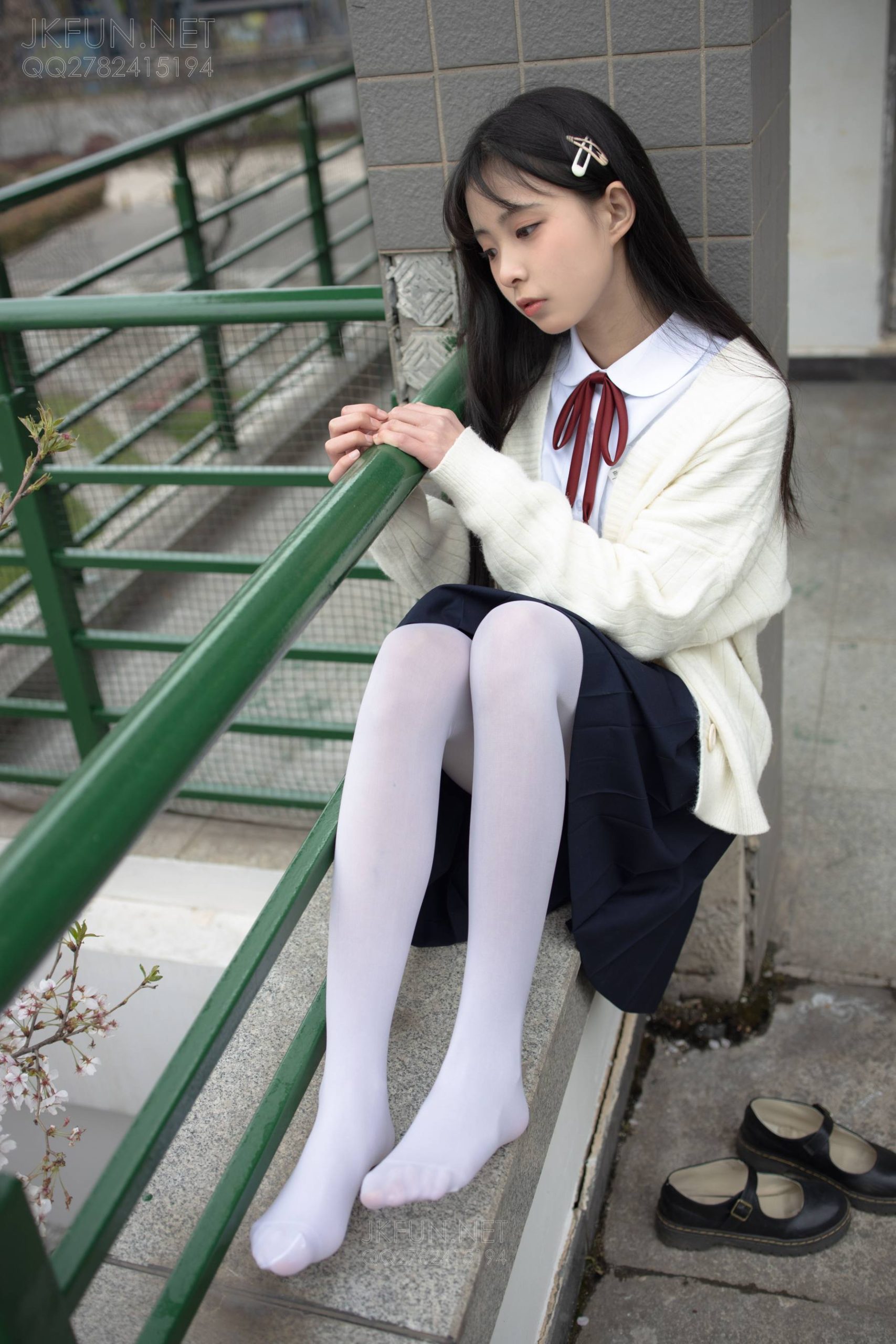 图片[5]-甜美可人的白丝姑娘【127P】20011-虎哥图库