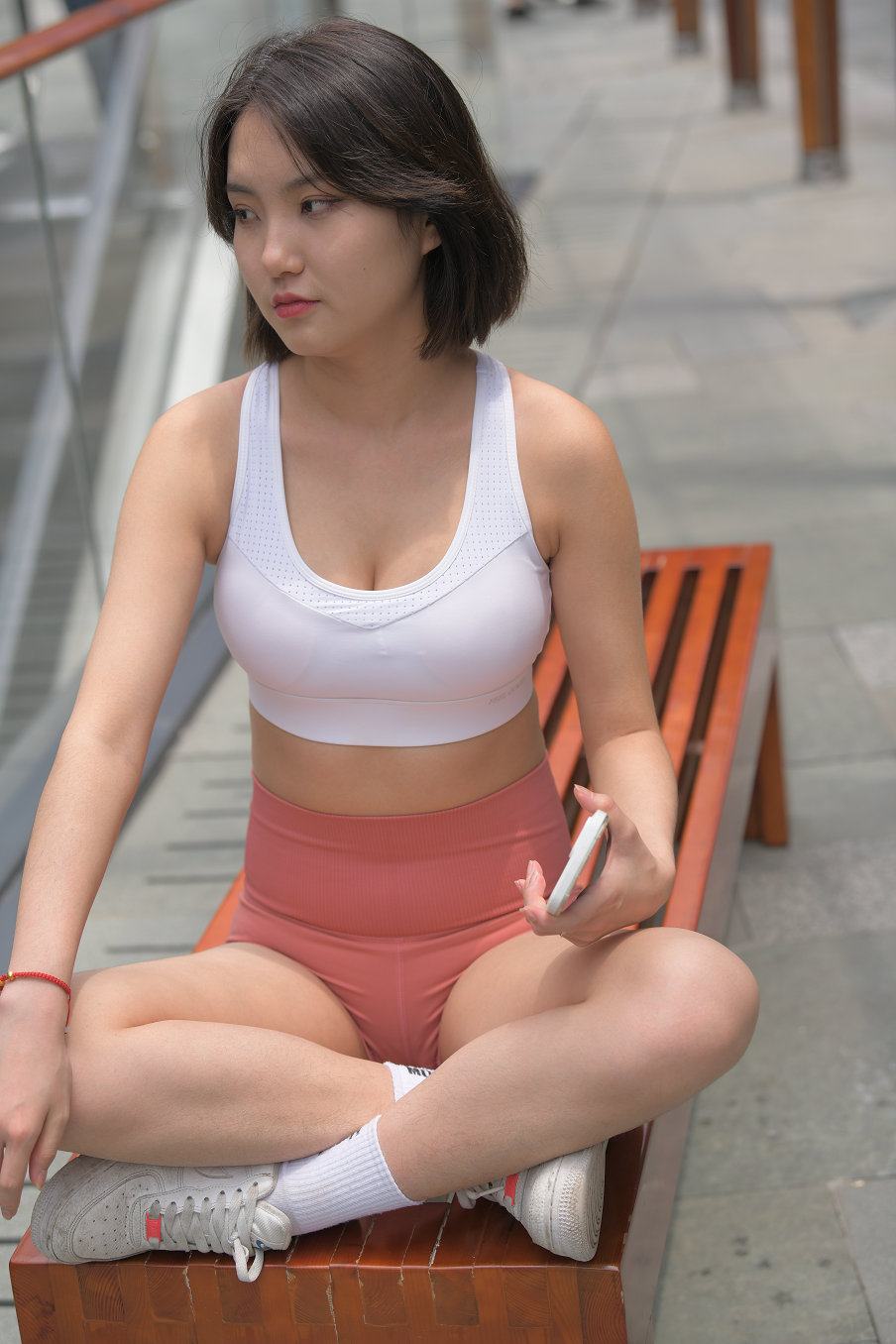 J2982 621P1V-21.5GB-虎哥图库