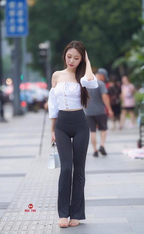 身材非常哇塞的瑜伽裤女孩  J1333 521P6V-21.6GB-虎哥图库