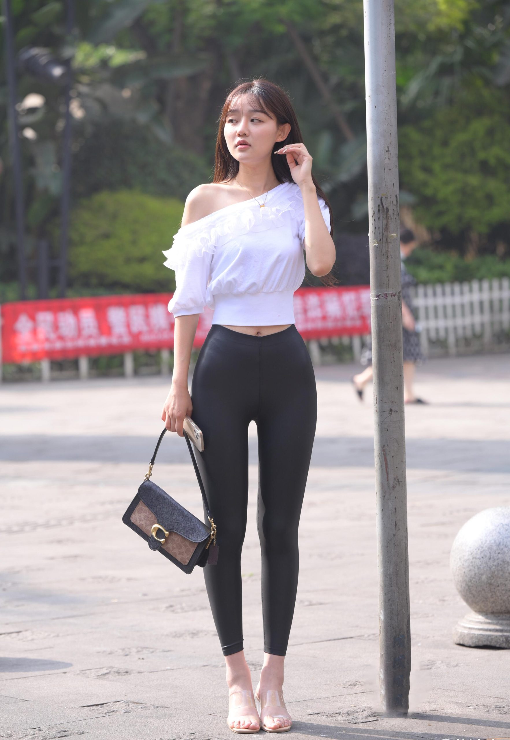 图片[5]-笑容非常甜美且治愈的皮裤女孩 J1945 751P1V-22.1GB-虎哥图库