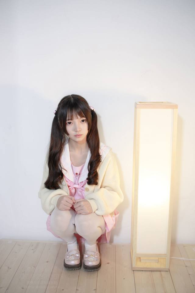 图片[2]-好像有什么心事的白丝双马尾女孩【59P】20022-虎哥图库