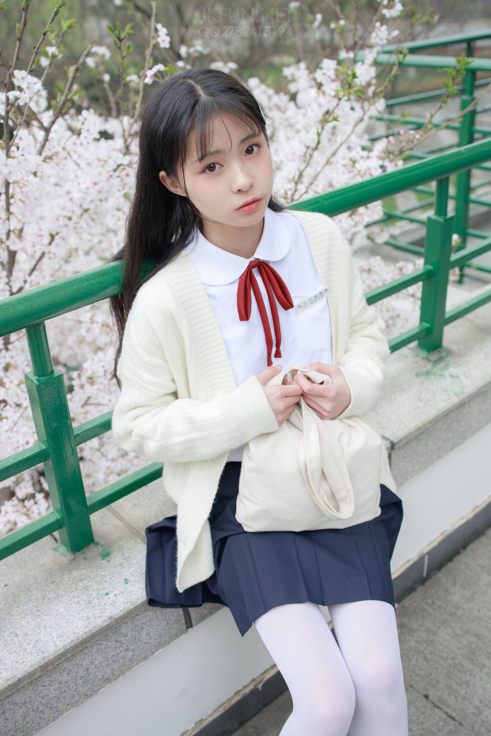 甜美可人的白丝姑娘【127P】20011-虎哥图库