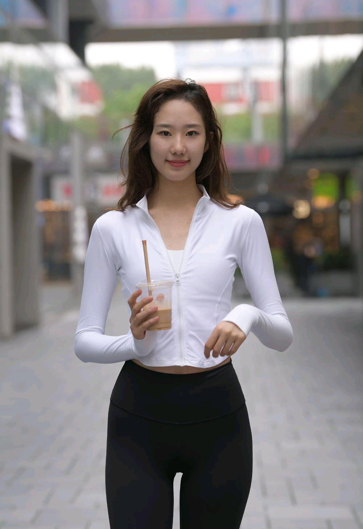 图片[2]-像刘亦菲的黑色瑜伽裤女孩J2237 340P1V-14.8GB-虎哥图库
