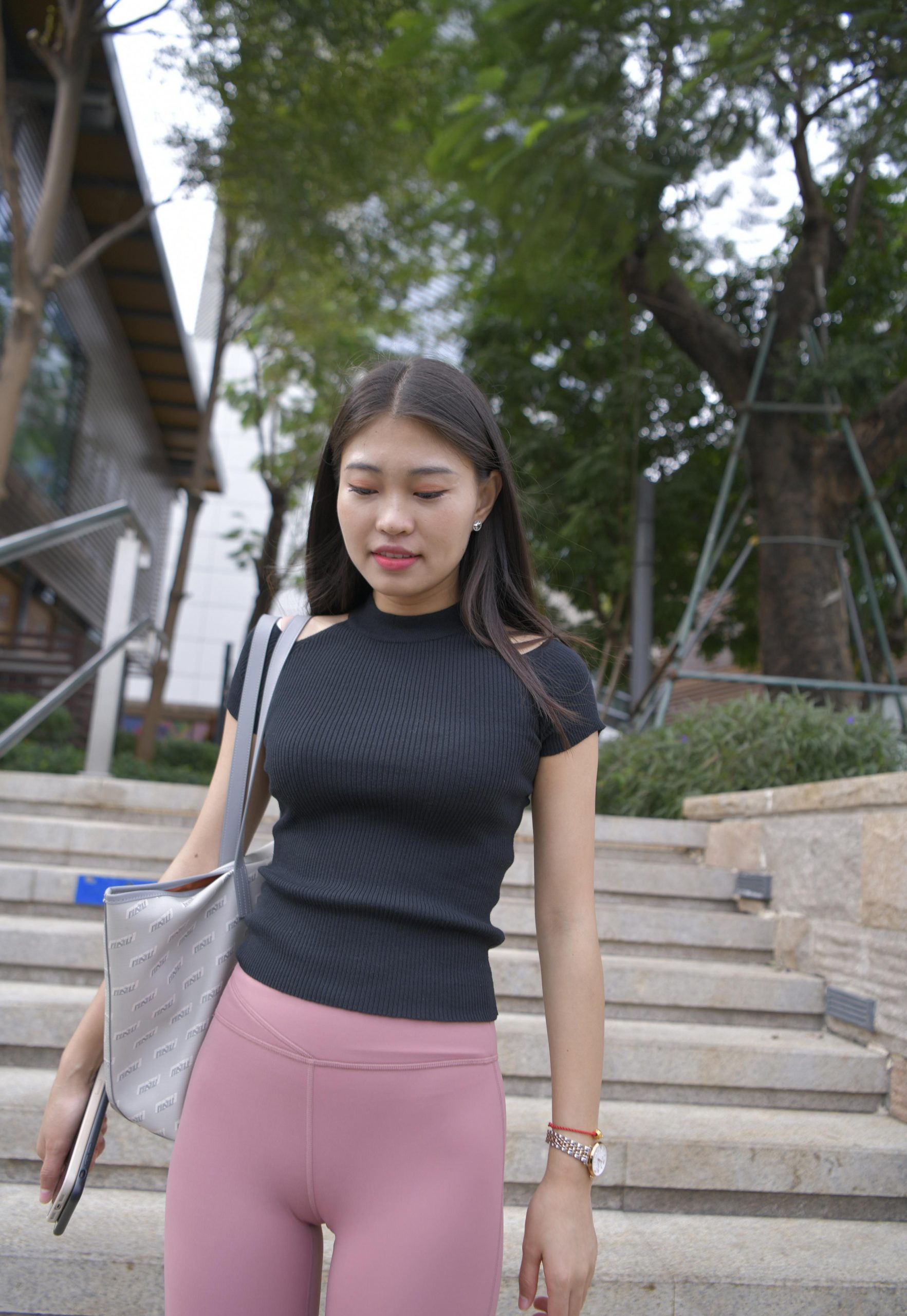 图片[2]-走在街头的瑜伽裤小女人 J1530 213P1V-9.18GB-虎哥图库