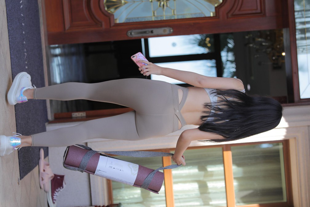 图片[5]-灰色瑜伽裤温柔的女孩【369P】00058-虎哥图库
