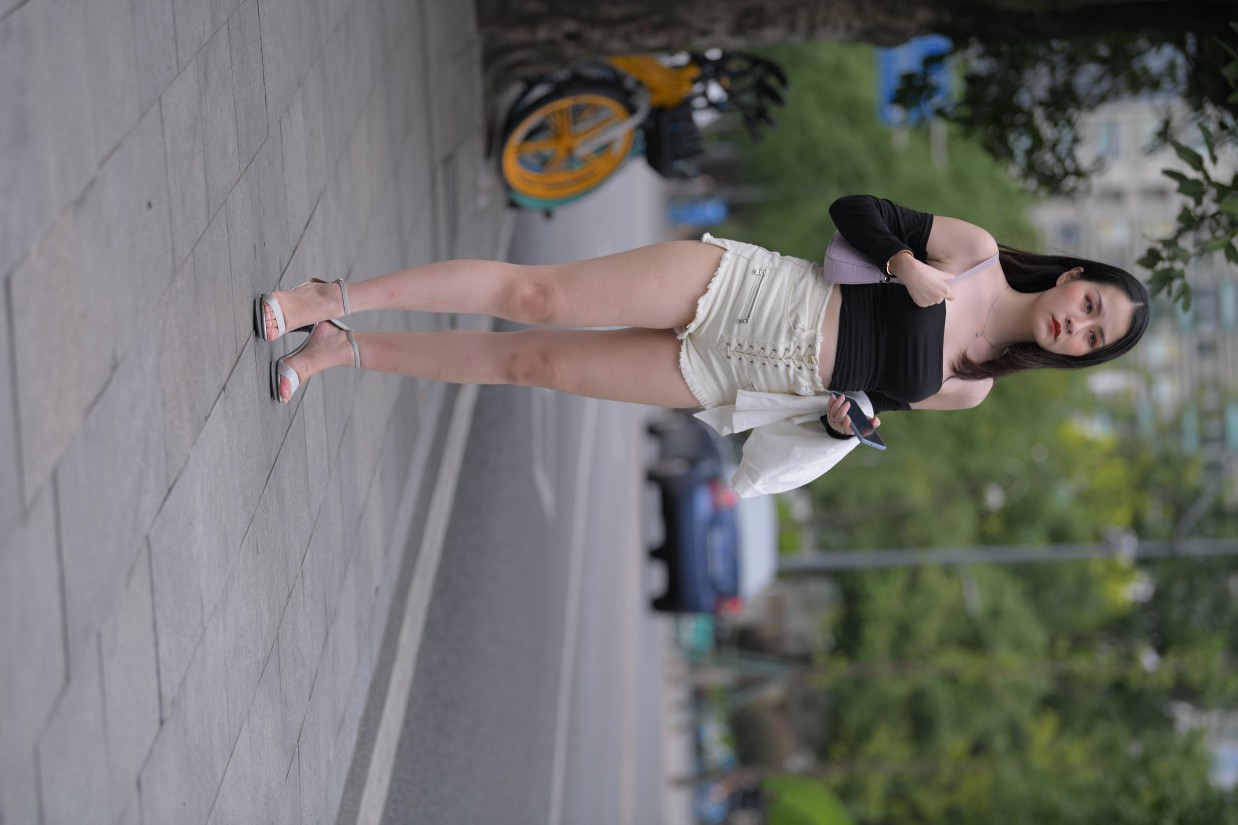 图片[4]-长发飘飘的白色热裤美丽女孩【49P】00029-虎哥图库