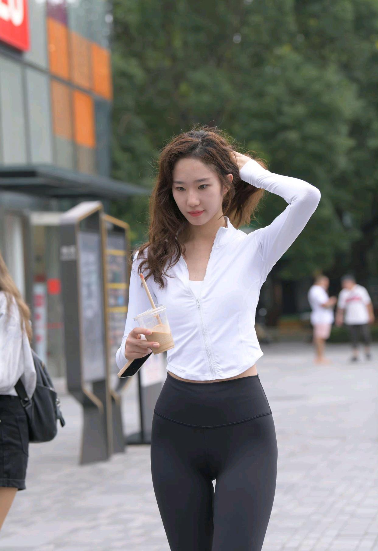 图片[5]-像刘亦菲的黑色瑜伽裤女孩J2237 340P1V-14.8GB-虎哥图库