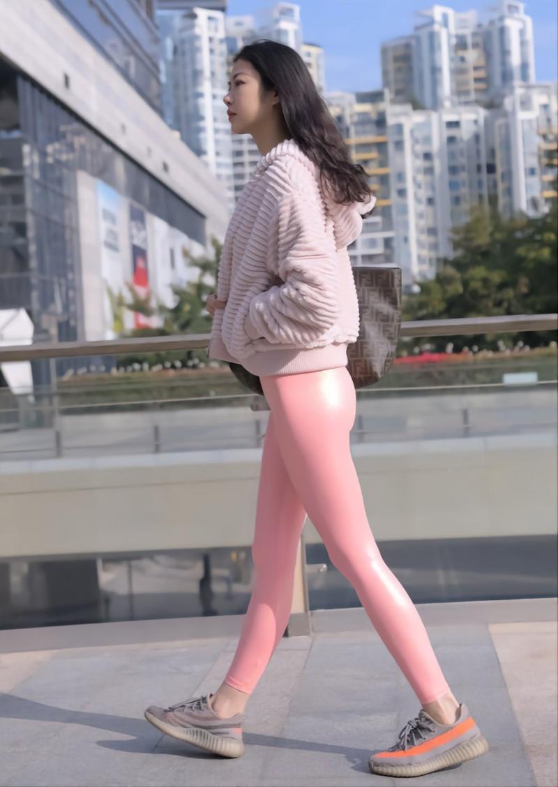 图片[2]-粉红色紧身裤的女孩 J1482 365P2V-18.1GB-虎哥图库