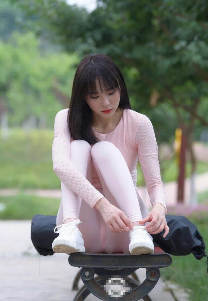 图片[4]-粉粉的瑜伽裤女孩太可爱了 J2090 854P1V-30.4GB-虎哥图库