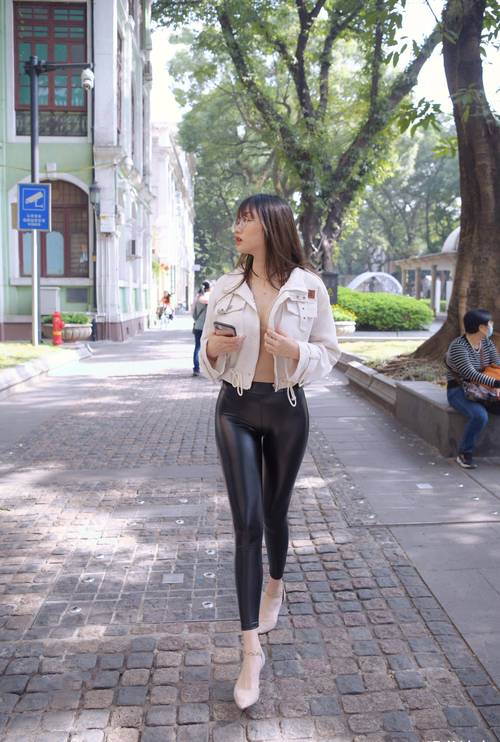 图片[3]-戴眼镜的皮裤女孩 J1473 1046P2V-35.5GB-虎哥图库