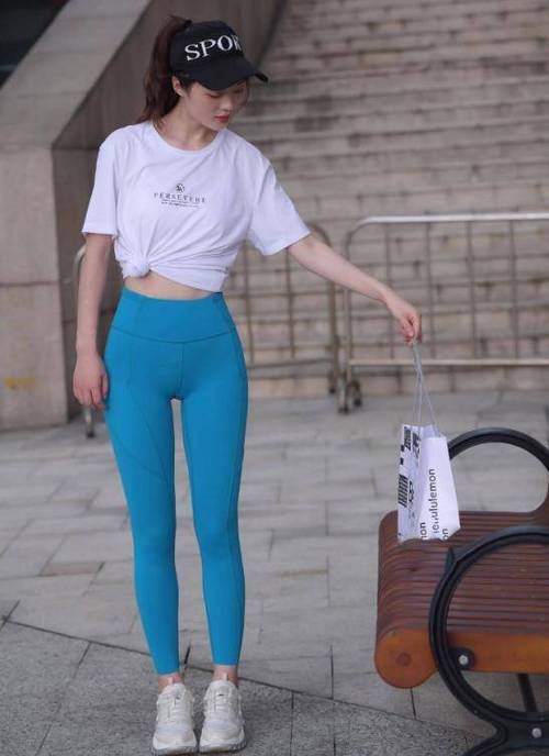 图片[3]-蓝色瑜伽裤阳光女孩J2095 611P1V-21.8GB-虎哥图库