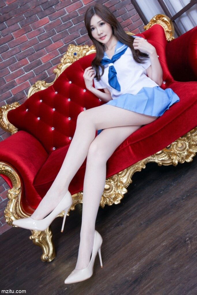 成熟迷人的美少妇，美腿纤细白皙真性感-虎哥图库