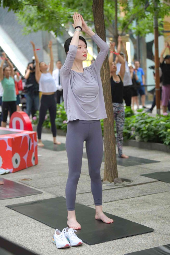 做瑜伽的小女人【75P】04023-虎哥图库