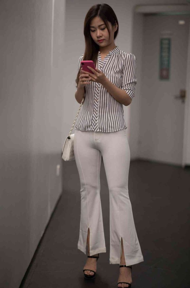 逛书店的白色紧身裤女孩【450P】04040-虎哥图库