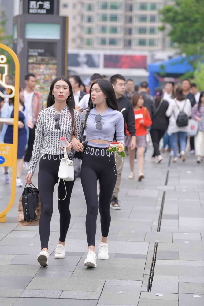 【免费】逛街的两个瑜伽裤姑娘【40P】04030-虎哥图库