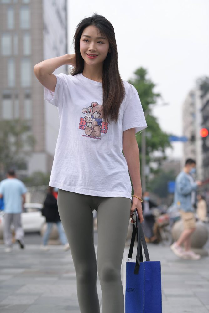 一身休闲装的瑜伽裤女孩J2961 709P1V-24.1GB-虎哥图库