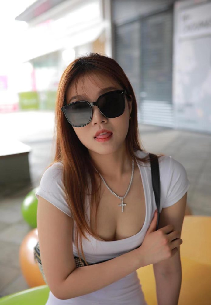 看上去拽拽的瑜伽裤女孩 J1695 425P1V-14.0GB-虎哥图库