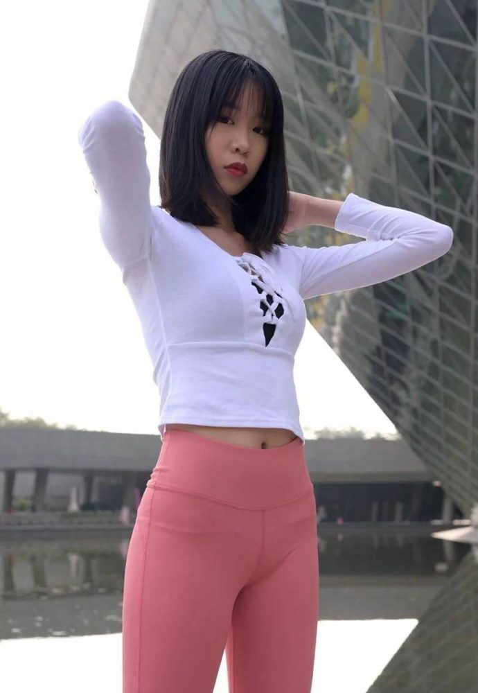 粉色瑜伽裤年轻女孩 J1311 417P17V-14.9GB-虎哥图库