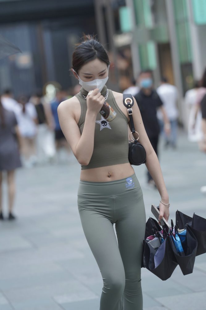 戴口罩的瑜伽裤小女人J3557 133P-1.43GB-虎哥图库