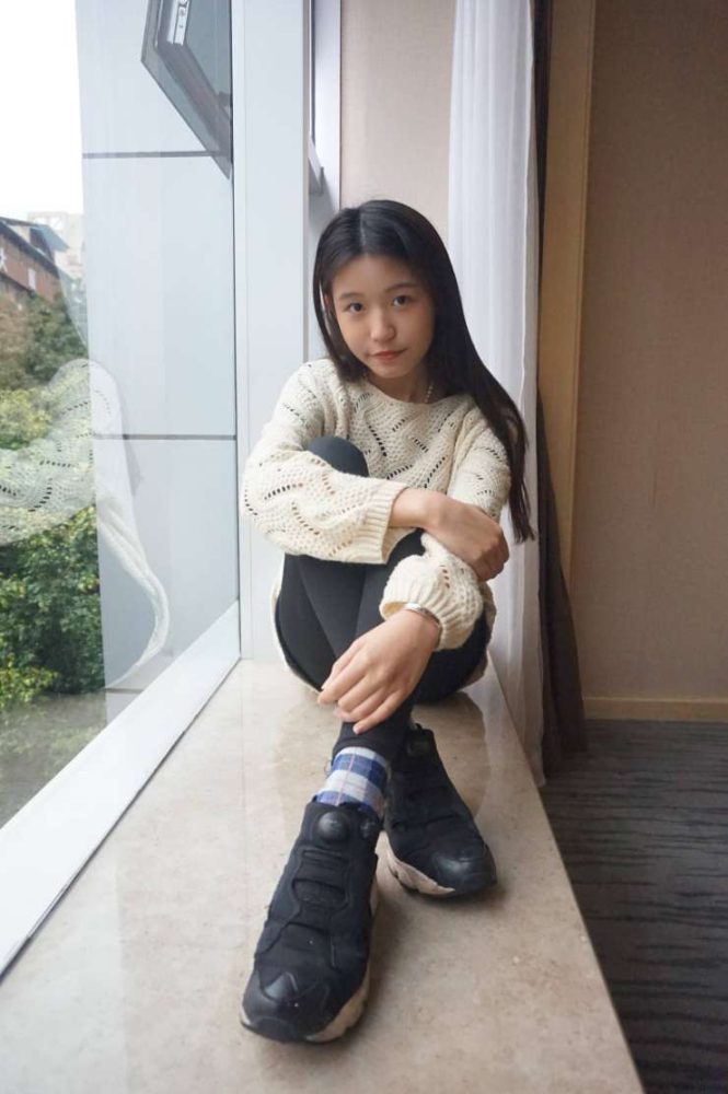 眼神很清澈的赤脚女孩【59P】20020-虎哥图库