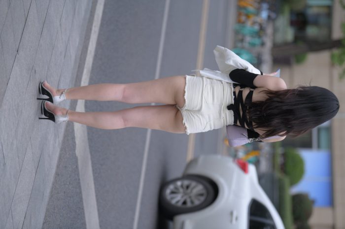 长发飘飘的白色热裤美丽女孩【49P】00029-虎哥图库