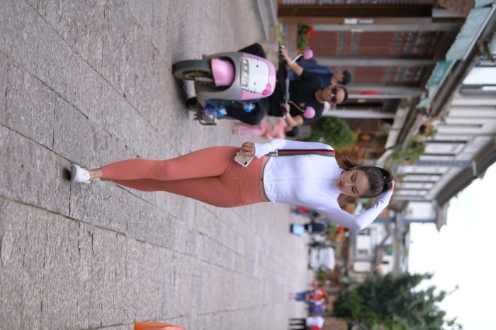 橙色瑜伽裤的高马尾姑娘【615P】00051-虎哥图库