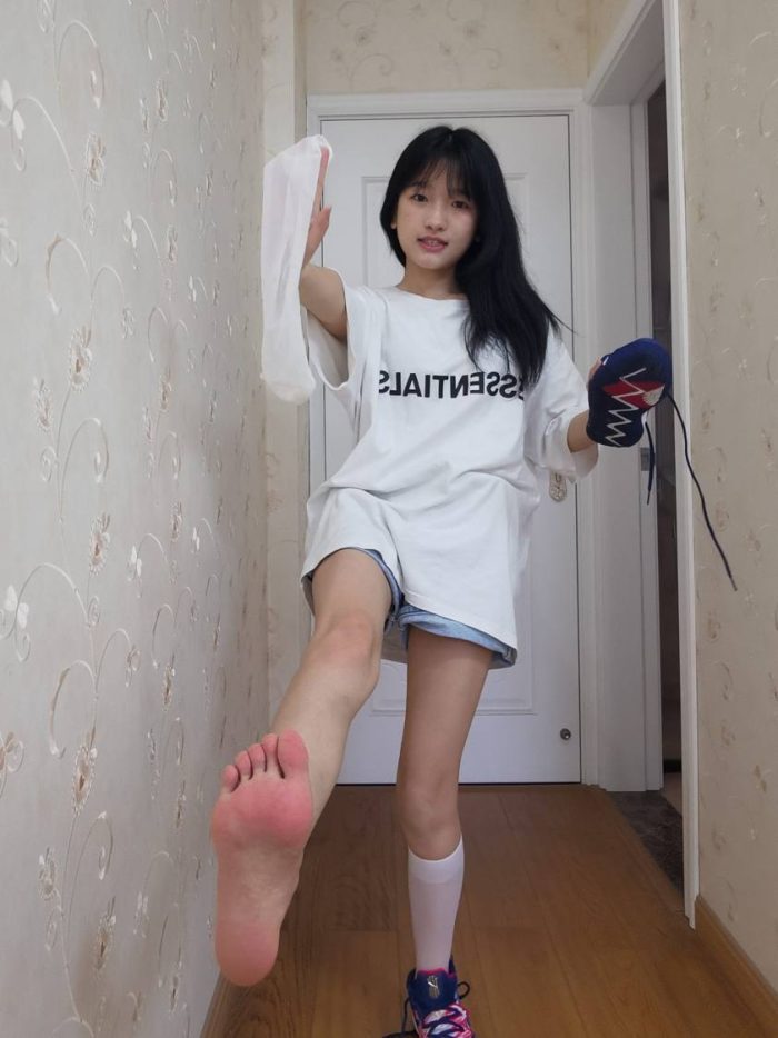 调皮的白袜女孩【149P】20017-虎哥图库