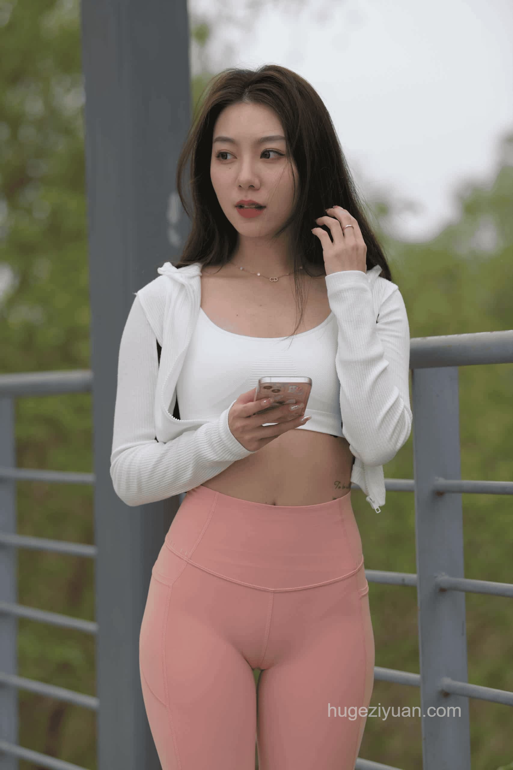 图片[3]-粉色瑜伽裤长发女孩【673P】J3373-虎哥图库