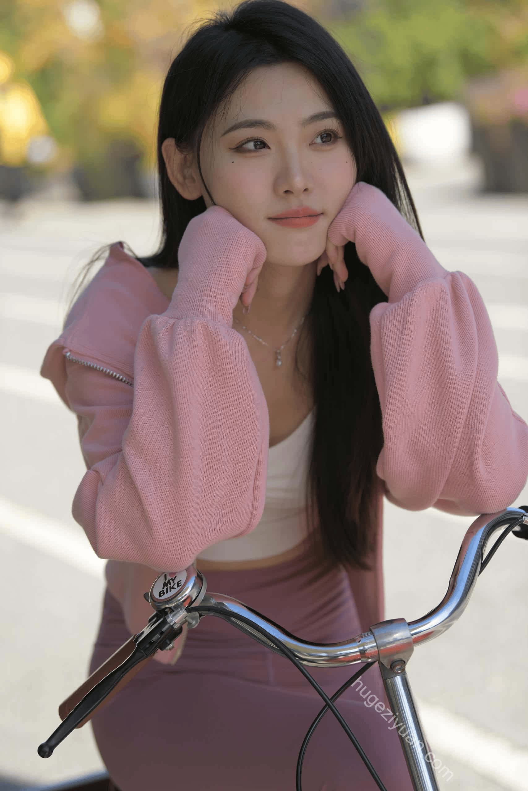 图片[3]-在外面拍照的粉色系女孩【653P】J6238-虎哥图库