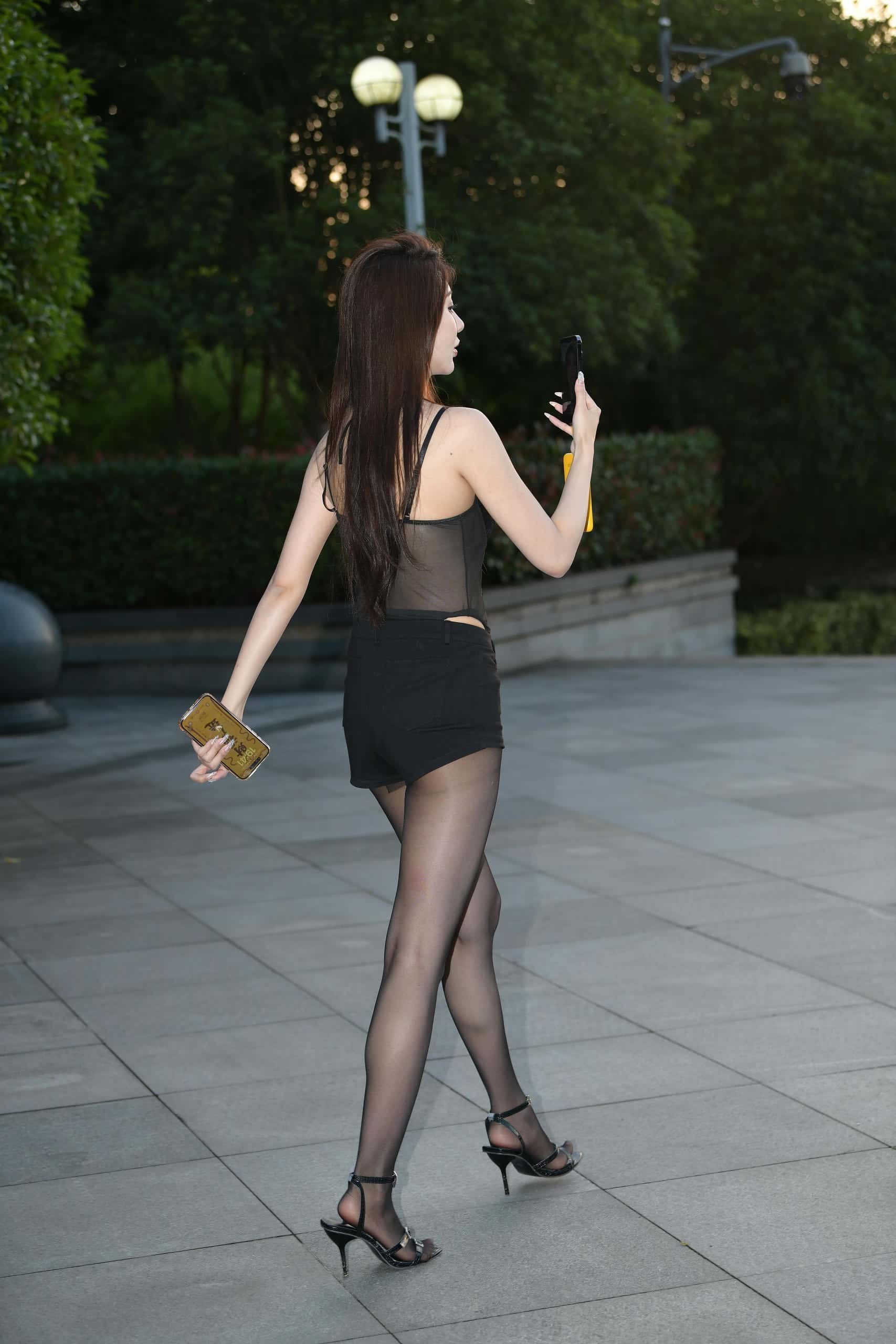 图片[2]-黑丝热裤透色上衣女孩【73P】J7833-虎哥图库