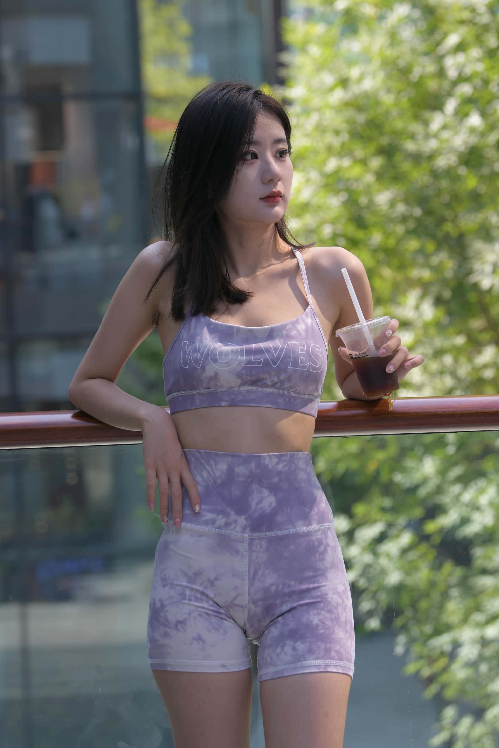 图片[2]-紫粉扎染紧身短裤美眉 【648P】J8295-虎哥图库