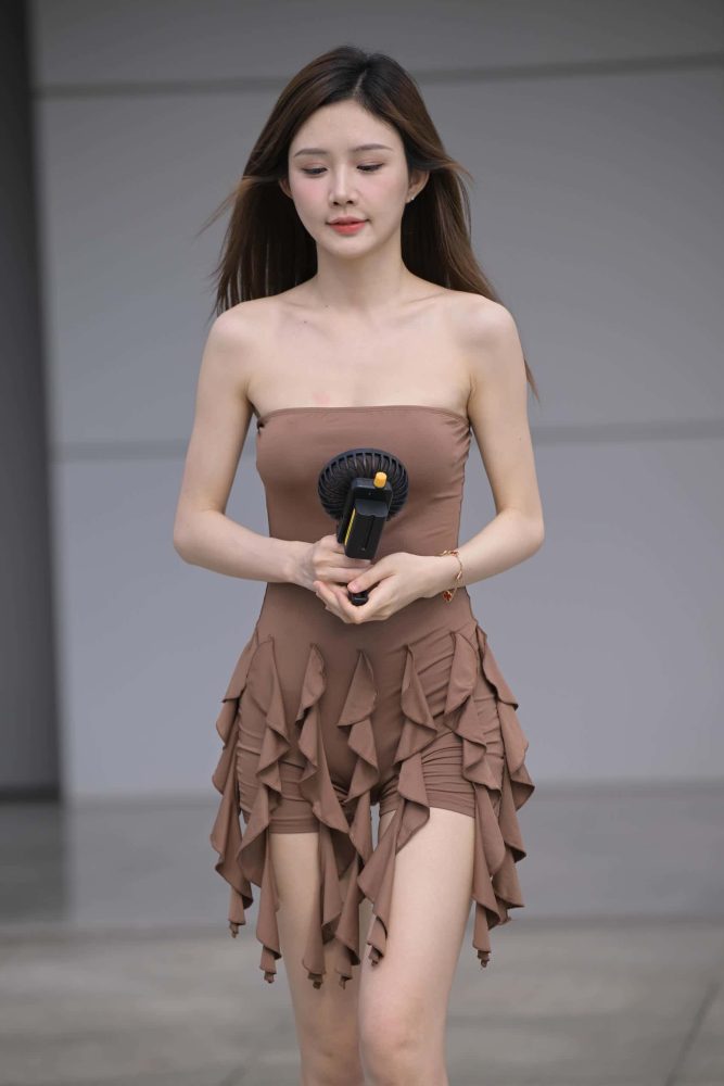 图片[2]-漂亮的连体衣小姐姐 【384P】P0076-虎哥图库