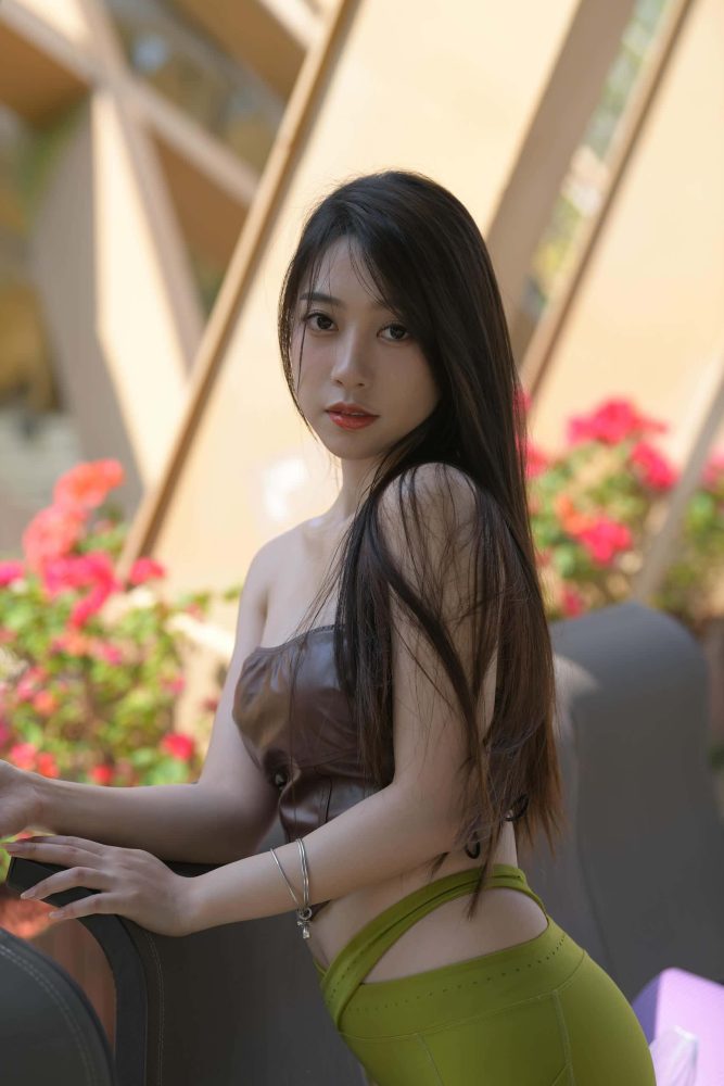 穿绿色瑜伽裤的女孩【669P】P213-虎哥图库
