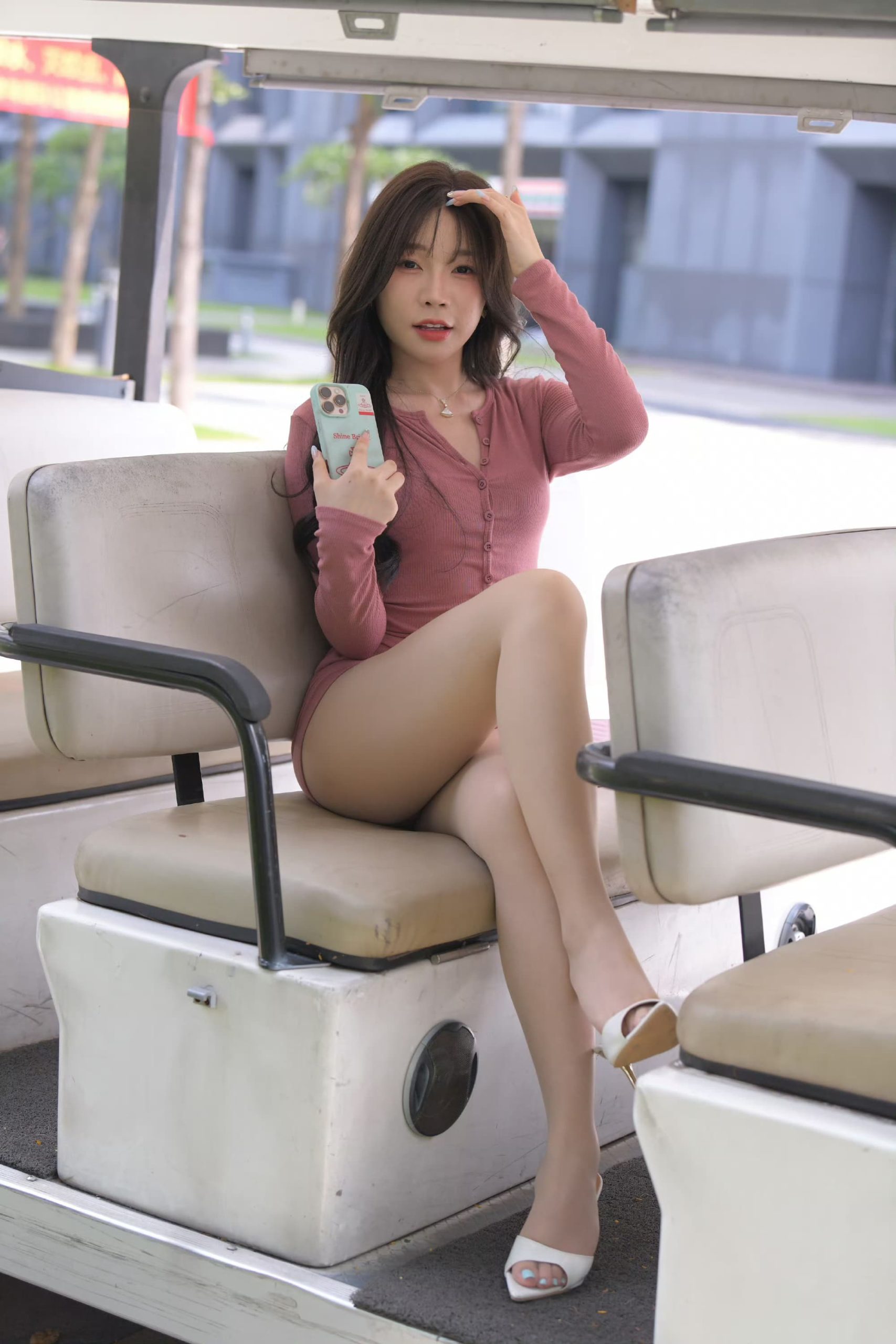 粉紫温柔美腿玉足-虎哥图库