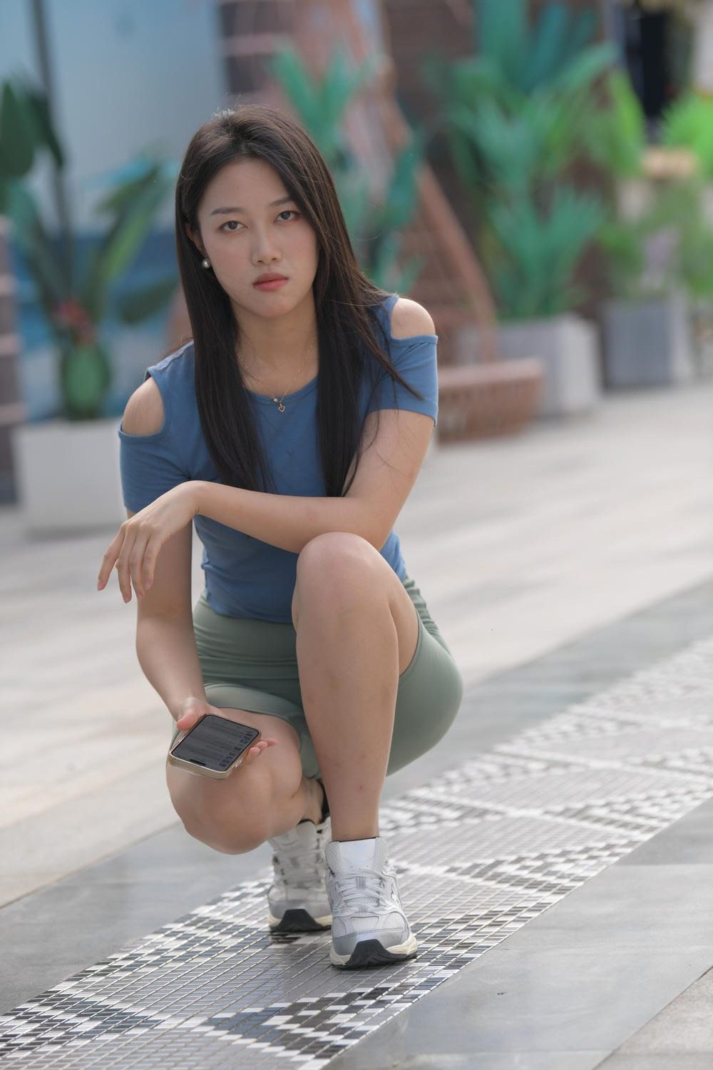 图片[2]-绿色瑜伽短裤美女（402P）M87087-虎哥图库