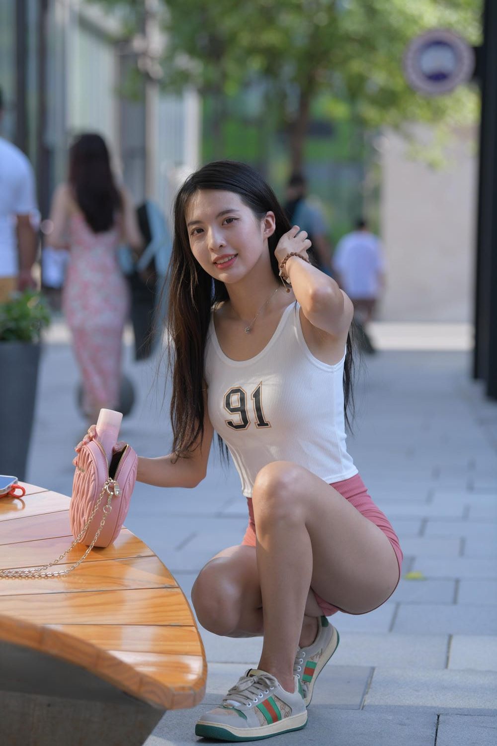 图片[2]-玫红色短裤白色背心运动风（712P+2V）M87035-虎哥图库