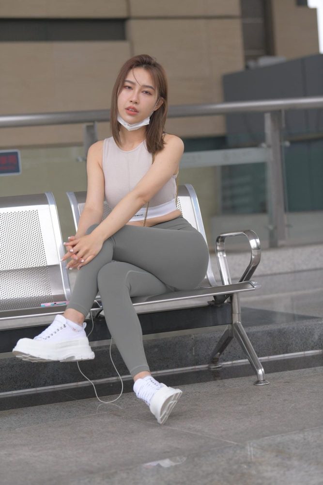 灰绿色瑜伽裤美女（835P）M87054-虎哥图库