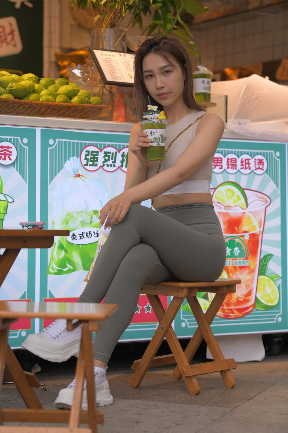 图片[4]-灰绿色瑜伽裤美女（835P）M87054-虎哥图库